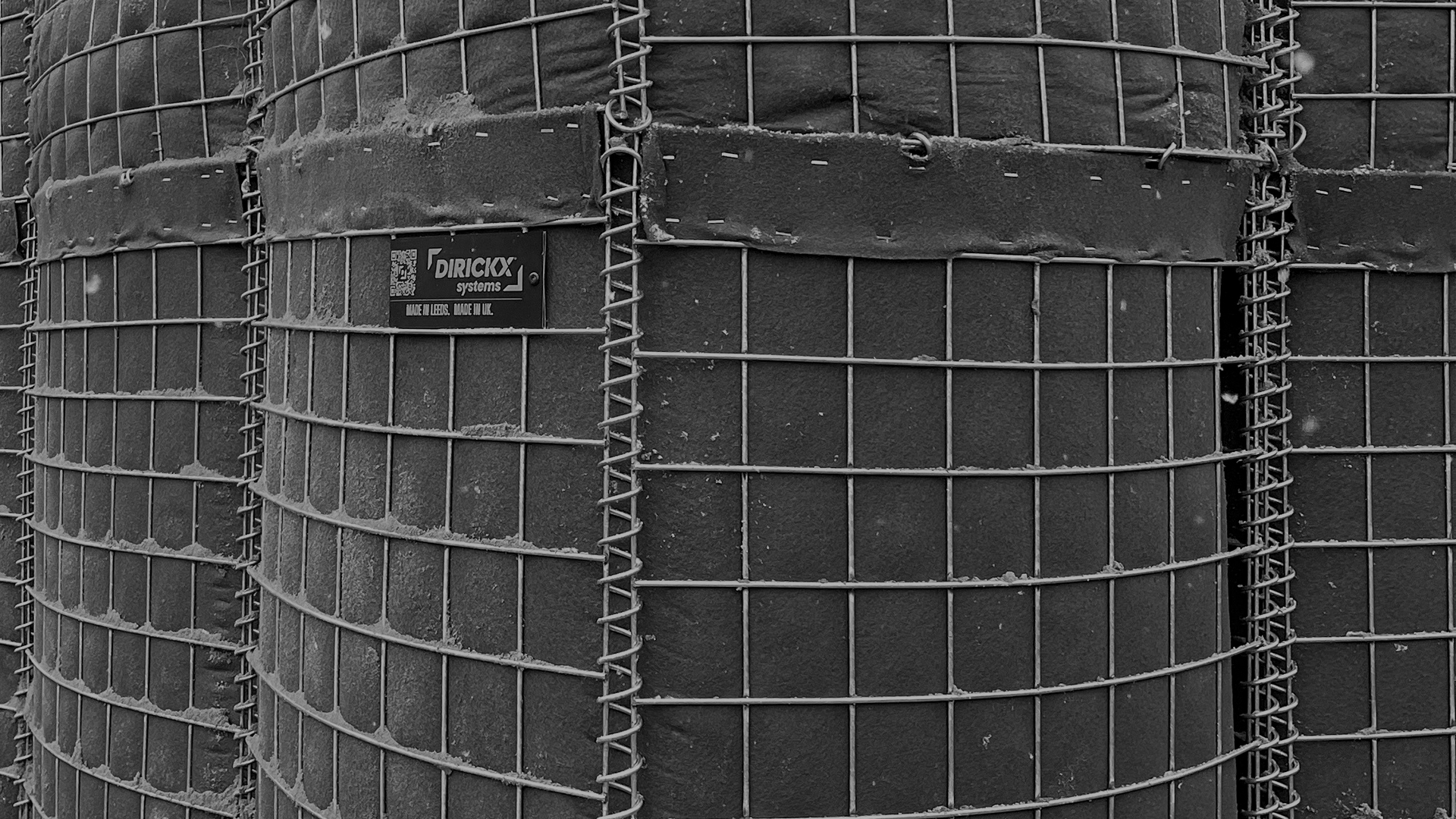 DIRICKX Systems EB Unit Black and White